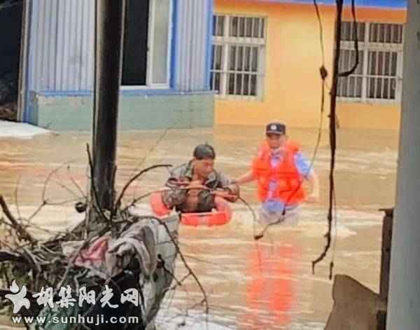 【战洪】风雨中的担当和坚守